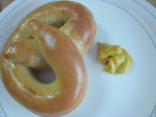 pretzel_on_plate.jpg